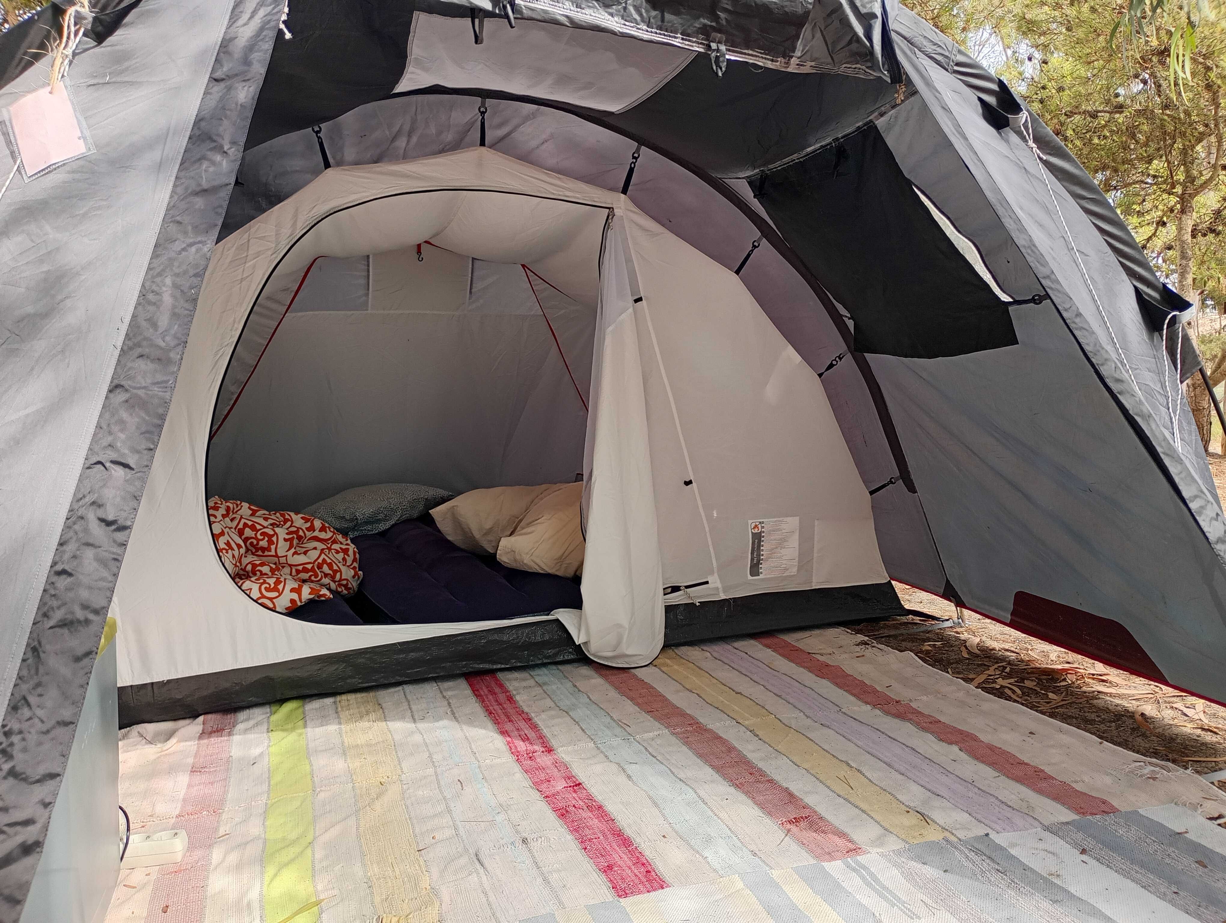 Tenda QUECHUA para 4 pessoas