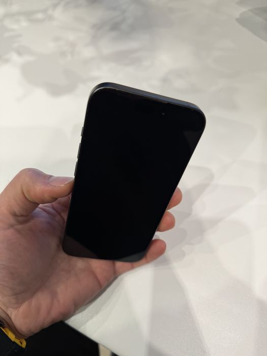 Apple ihone 15 pro 256 black titanium