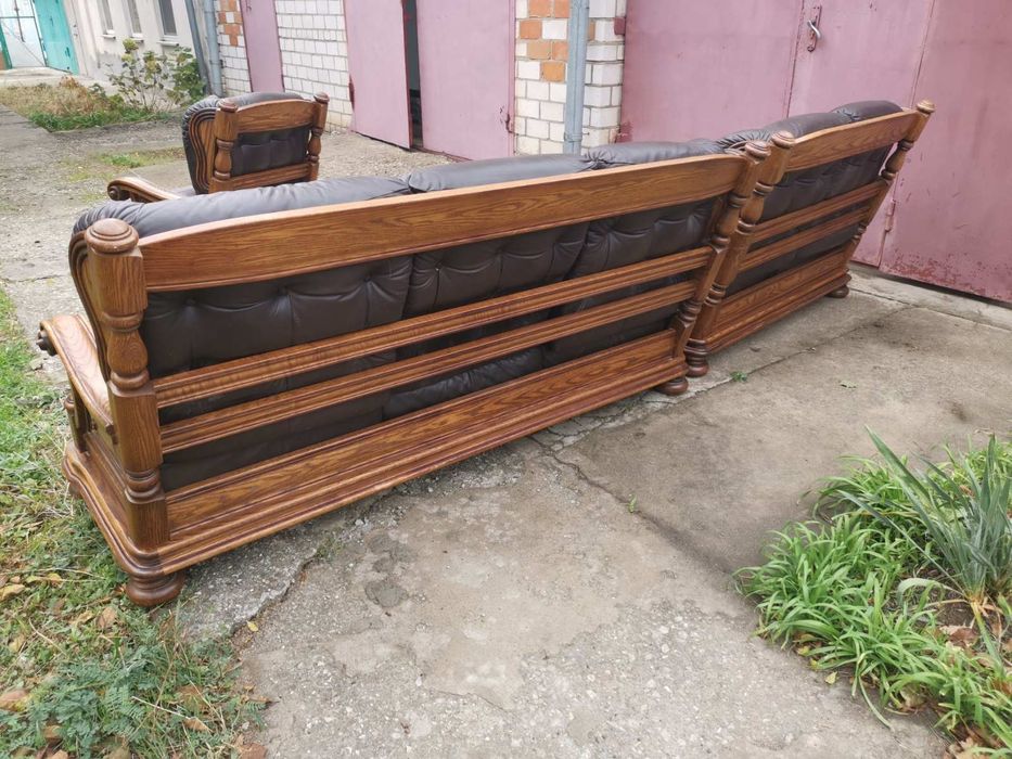 Роскошный  Кожаный диван на дубе из Бельгии.Эксклюзив