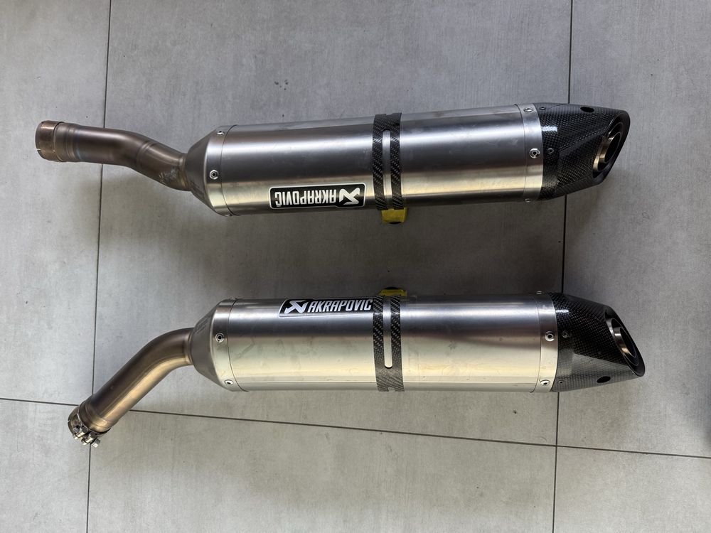 Продам прямоток глушник Akrapovic my10so8hd Yamaha R1