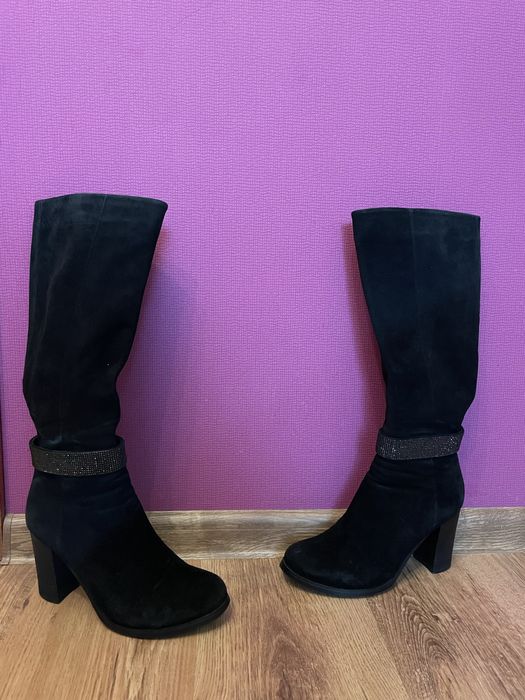 Сапоги на каблуку зимові 37 Berloni