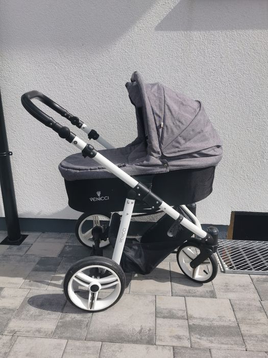 Wielofunkcyjny wózek dziecięcy 4w1 Venicci z bazą isofix