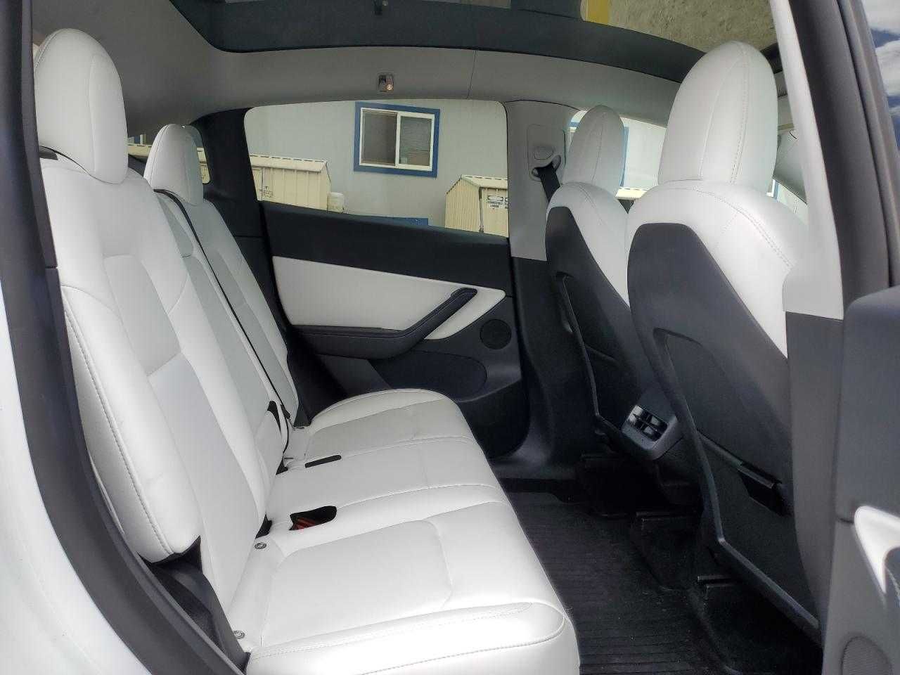 Tesla Model Y (2022)
