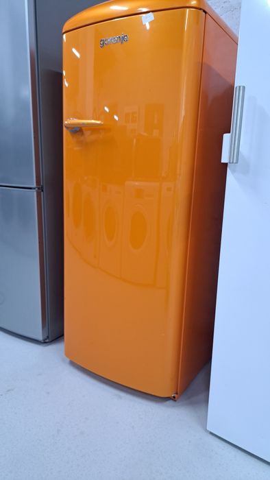 Яскравий холодильник під ретро від Gorenje Dsa54 в ідеалі