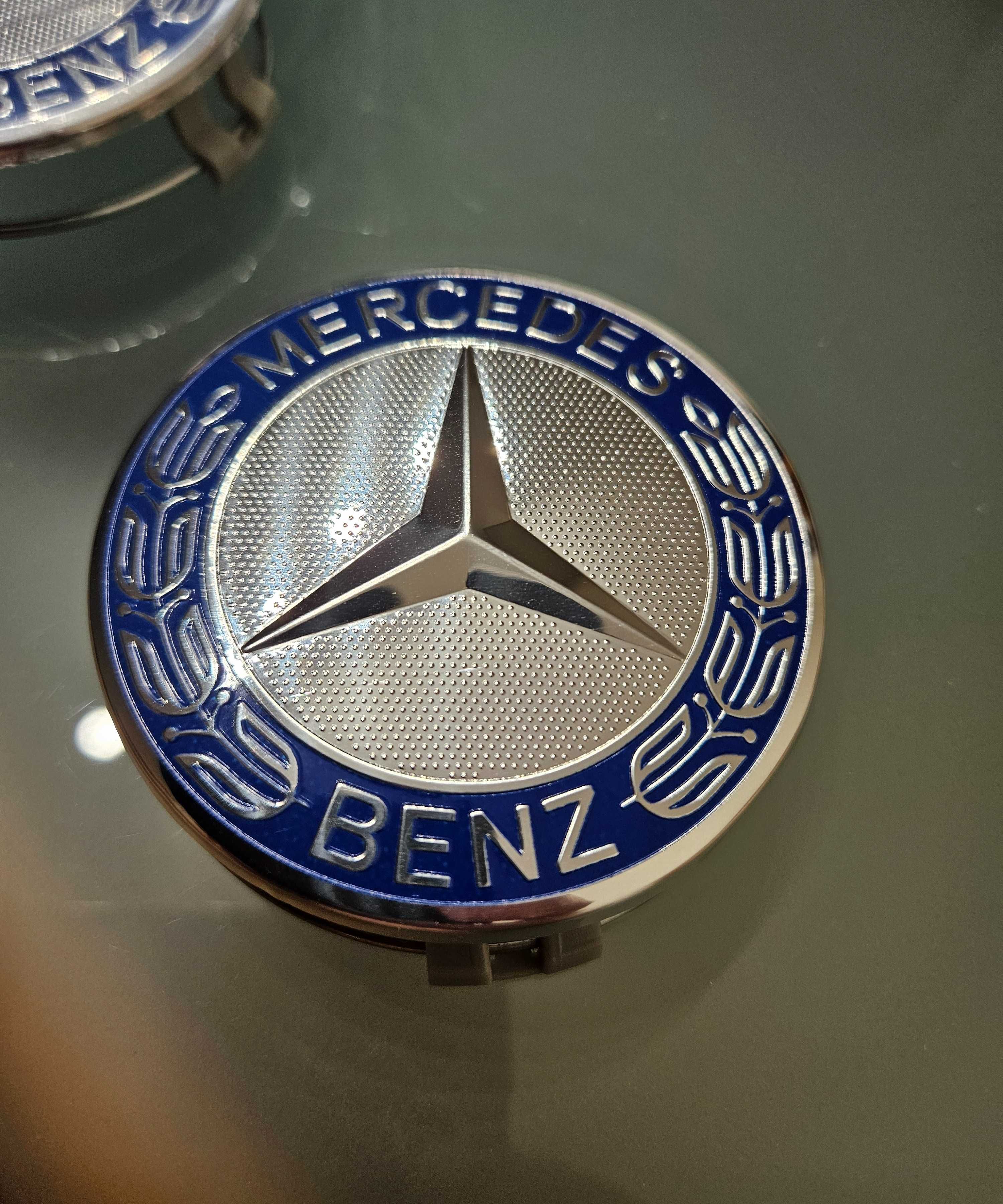 Tampões de centro de jantes Mercedes 4 unidades, novos