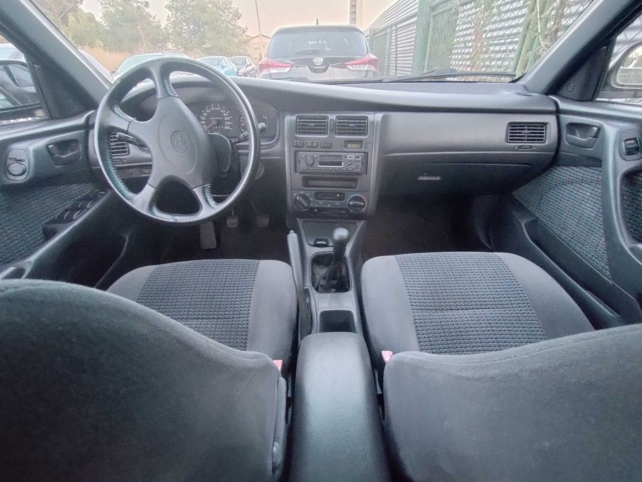 Toyota Carina E Gli 1.6 sedan