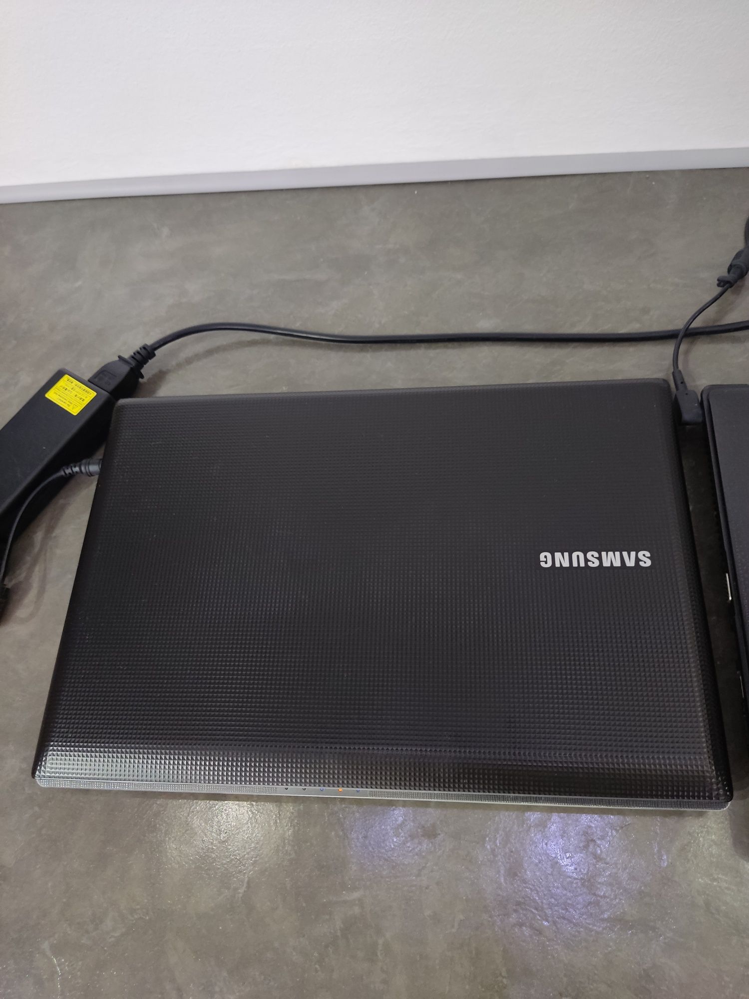 Ноутбук Samsung 14" R428