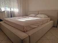 Cama casal com estrado elevatório estofada - 160x200