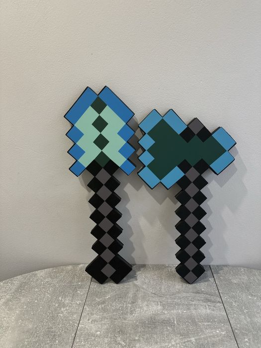 Зброя Меч та Кирка Майнкрафт