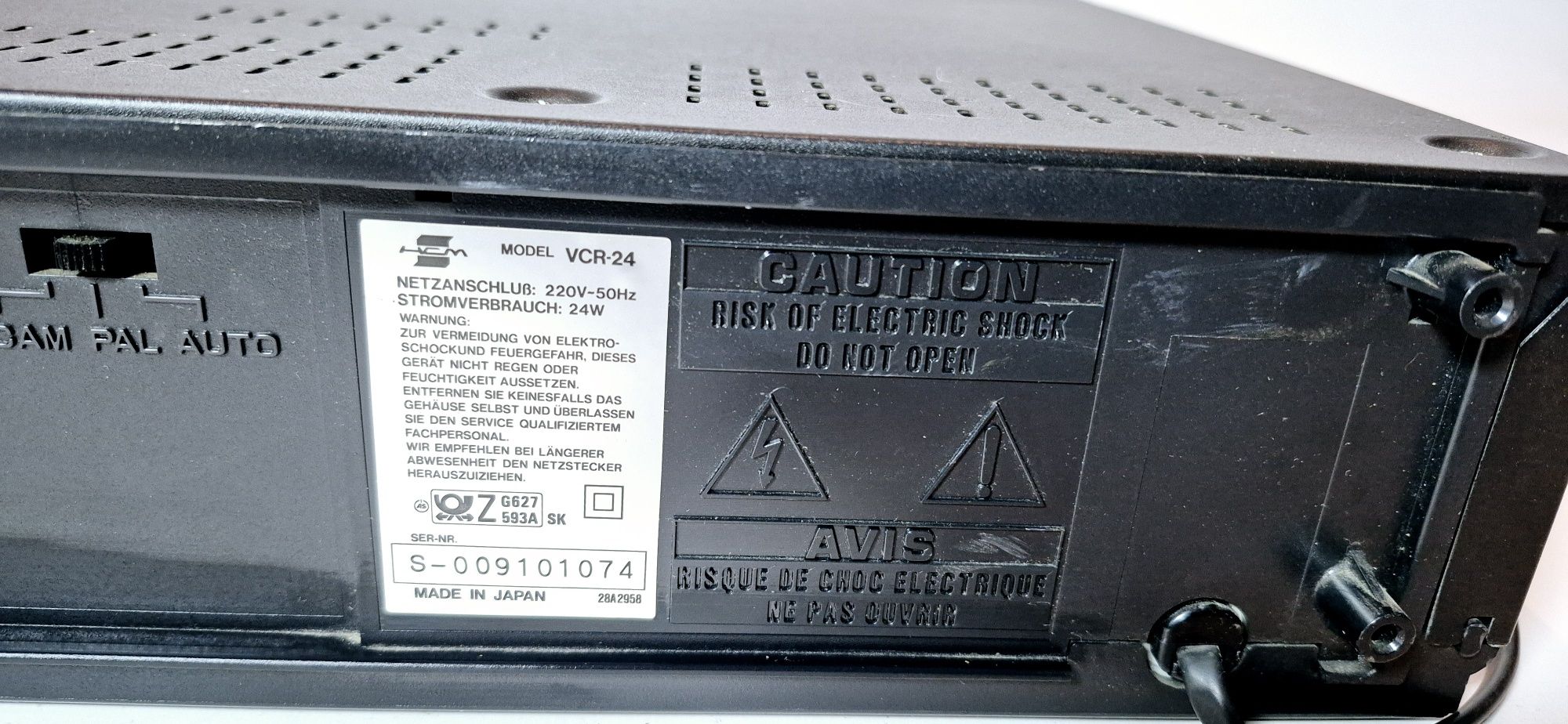 Magnetowid VHS HCM VCR-24