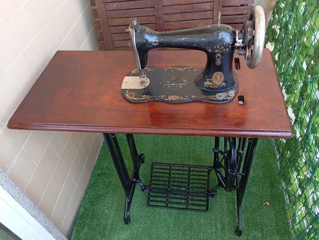 Vendo máquina de costura SINGER antiga 1916