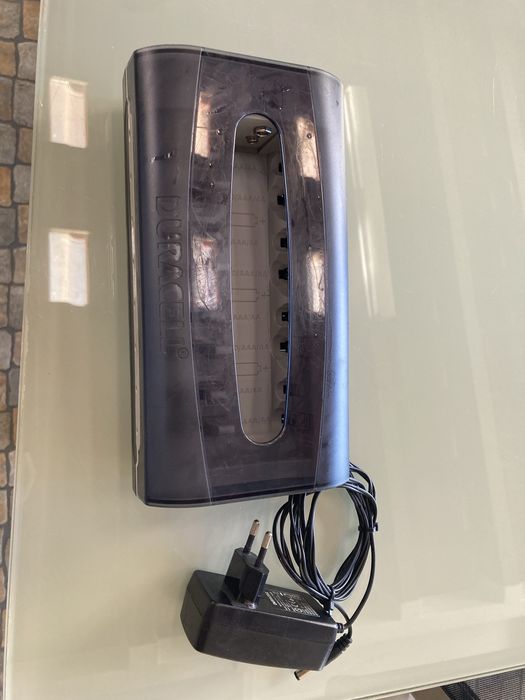 Carregador para varios tipos de pilhas recarregaveis