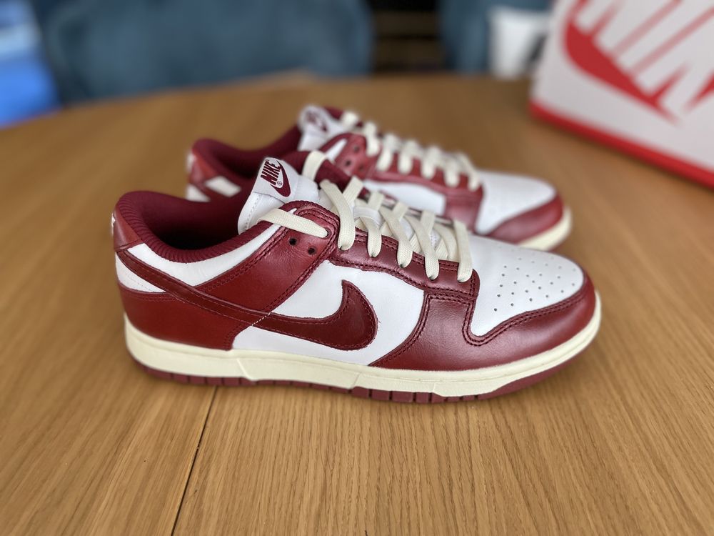 buty Nike Dunk Low Premium Team Red / Coconut Milk r. 40.5