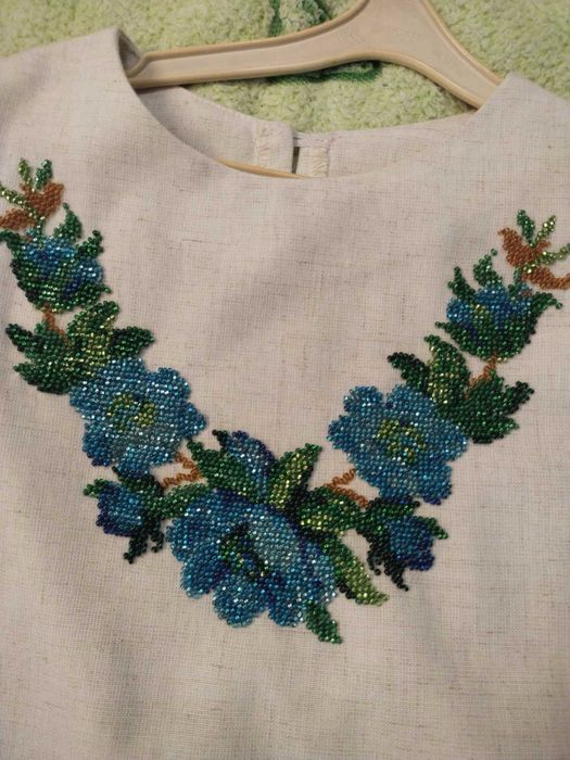 Сукня дитяча вишиванка льон , бісер, 6-7 років як нова