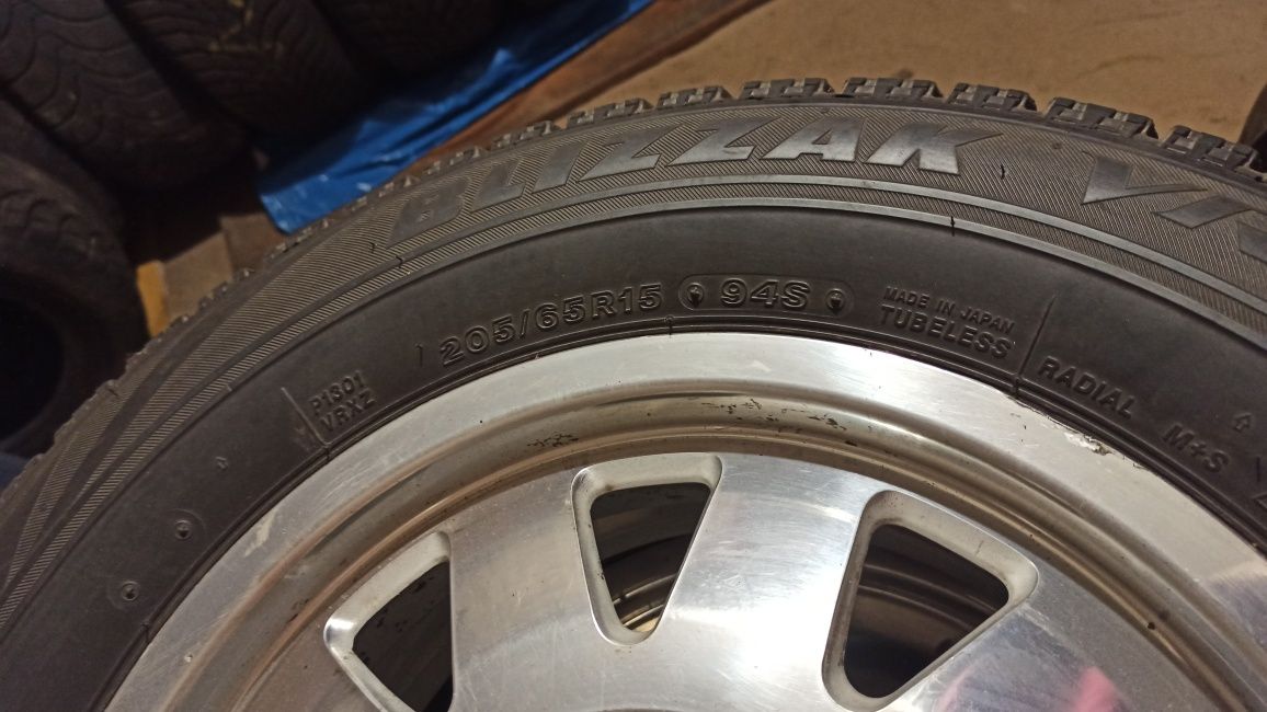 Продам резину 205/65 R15