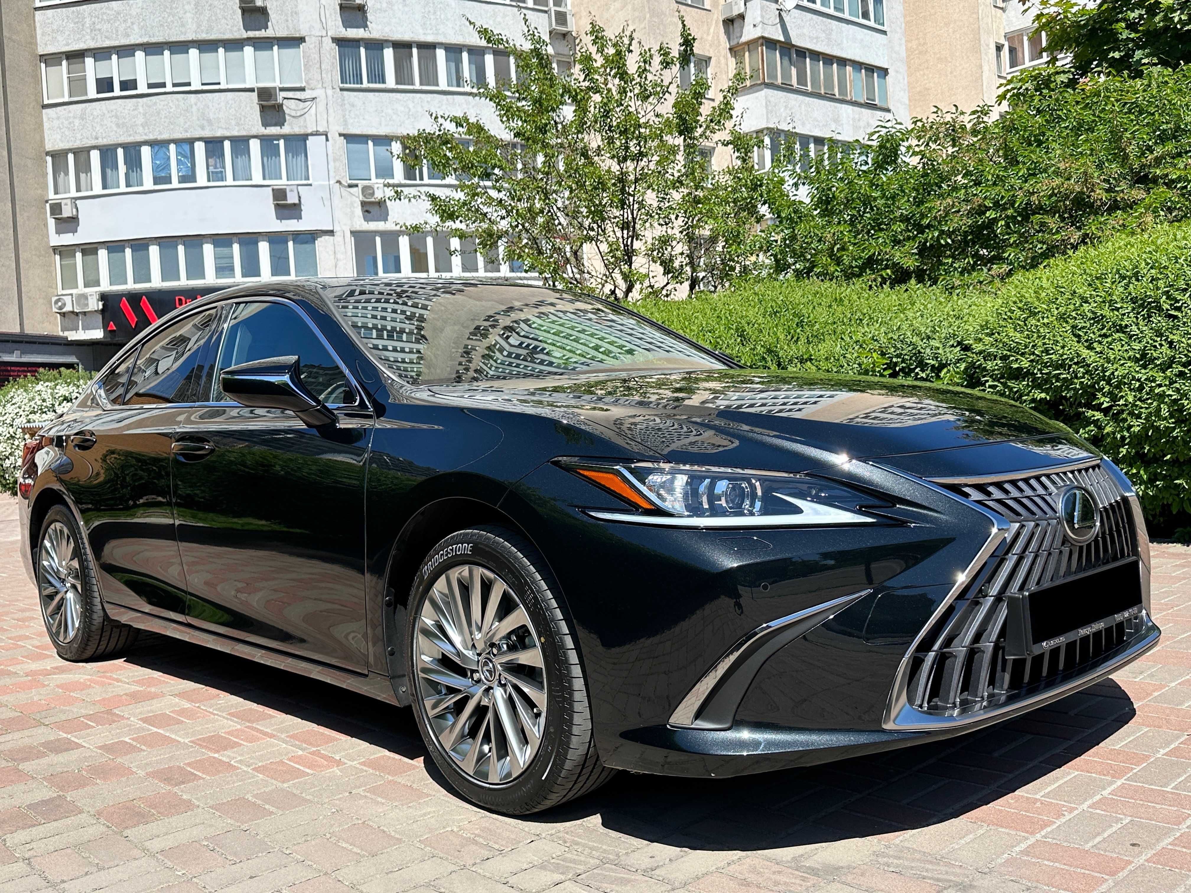 Lexus ES 300h 2023