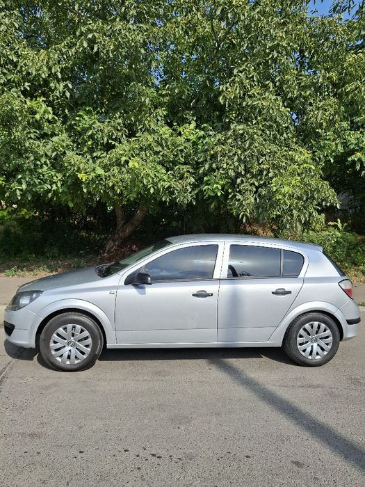 Продам Opel Astra H