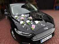 P8 dekoracja na samochód stroiki ślubne na auto biało różowa