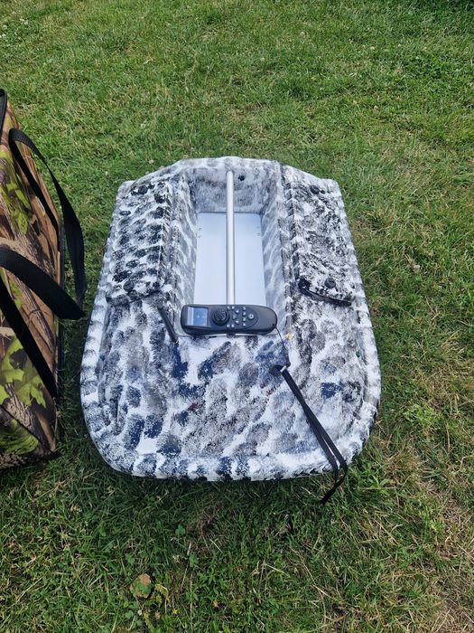 Łódka zdalnie sterowana GPS