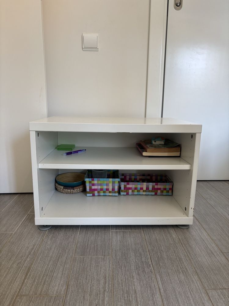 Movel parede, estante pequena e pousa pés