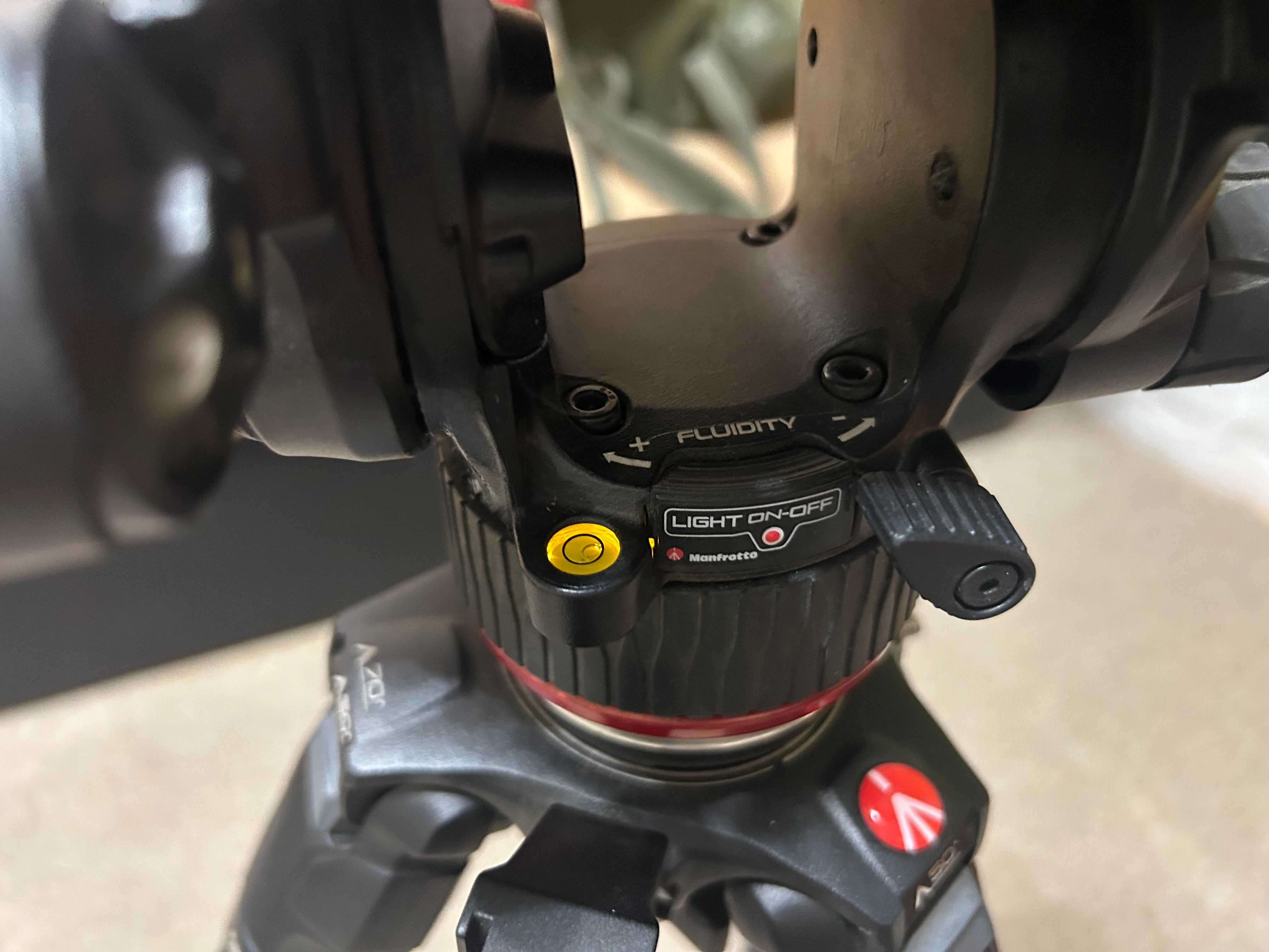 Штатив Manfrotto 504X & CF Fast Sing Leg Tripod (MVK504XSNGFC)