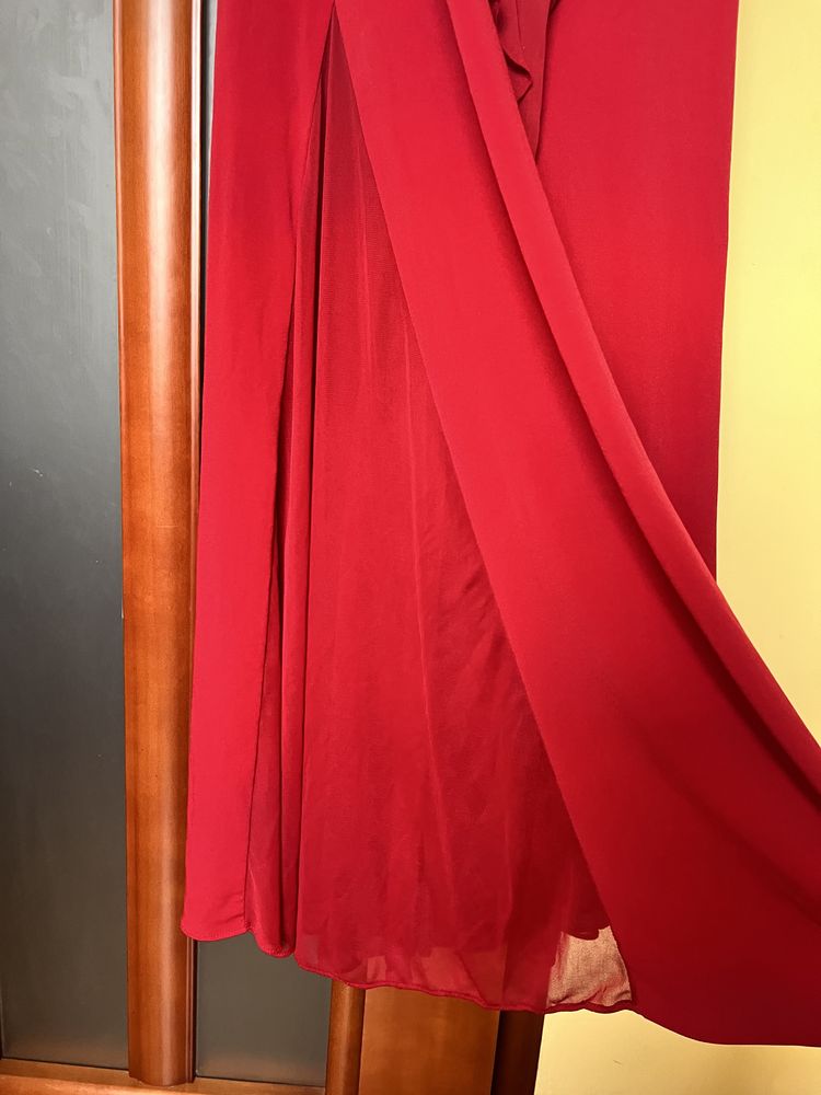 Długa nowa czwrwona sukienka