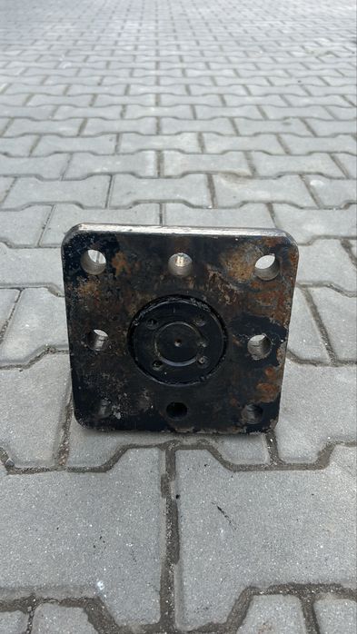Ucho obrotowe dyszla Piton Fix Hitch