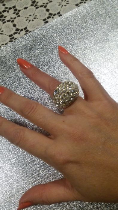 Piękny duży pierścionek svarowski plated White chic big platyna