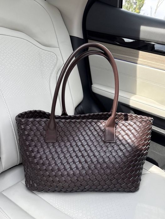 Сумка плетена під бренд Bottega