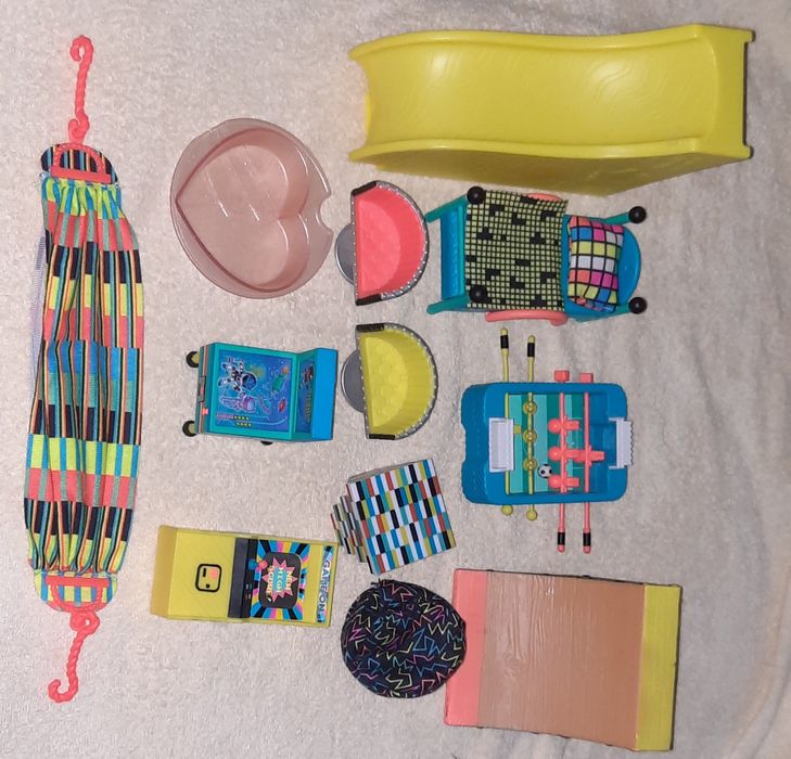 Domek LOL Surprise plus laleczki i akcesoria