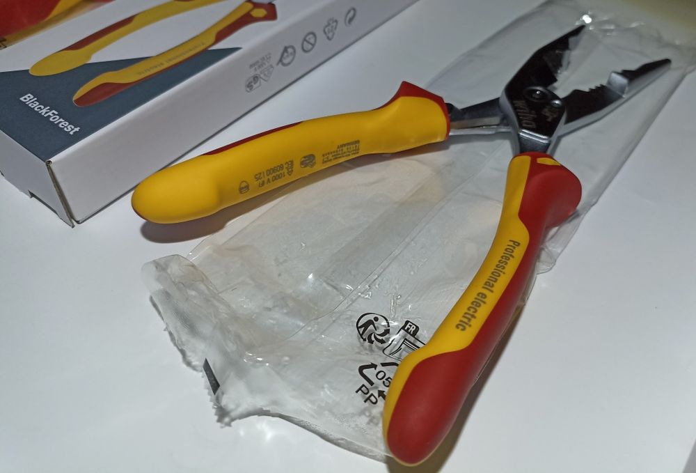 Клещи кусачки бокорезы электромонтажника электрика Wiha 8in1 Knipex