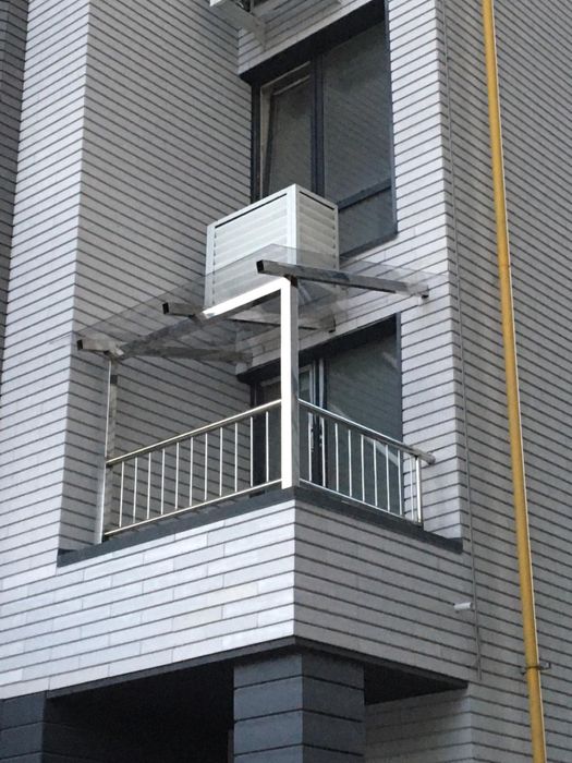 Вироби з нержавіючої сталі та чорного металу, перила та поручні з нж