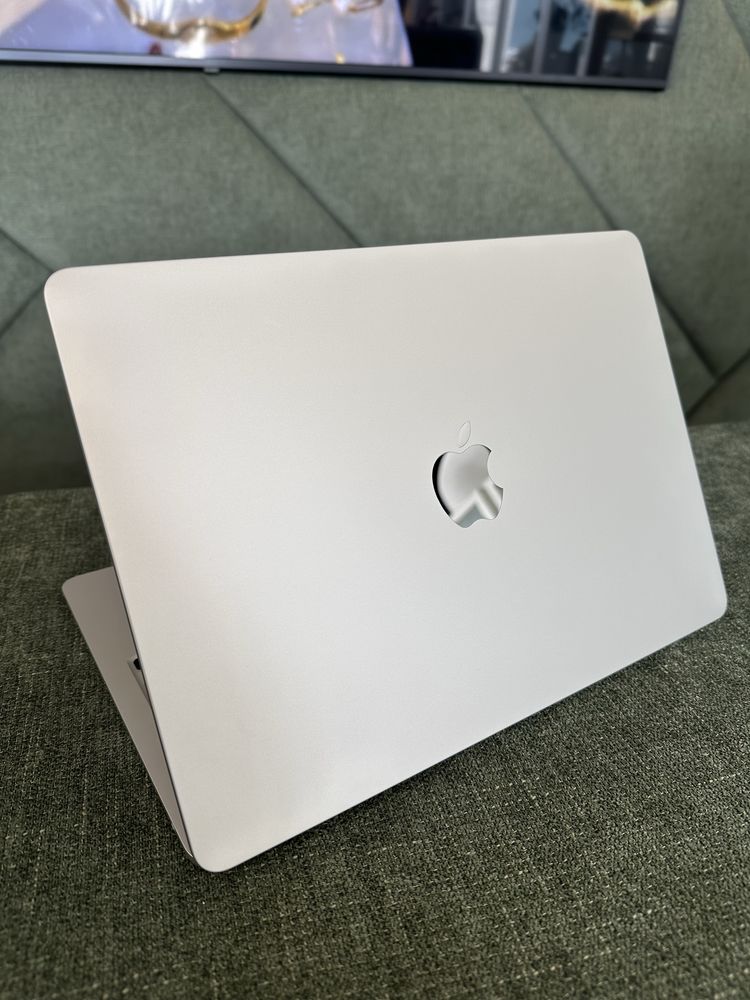 Apple Macbook Air M2 2022
