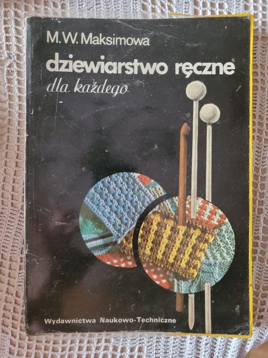 Zestaw 4 książek szydełkowanie, dziewiarstwo haft