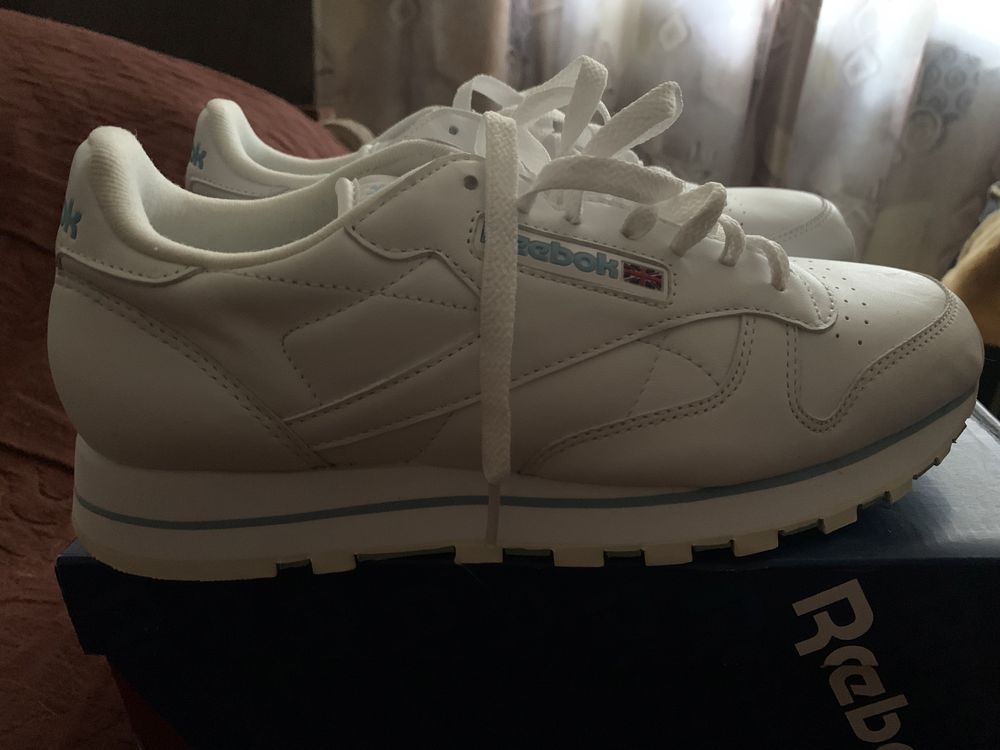 Кроссовки Reebok classic размер 42