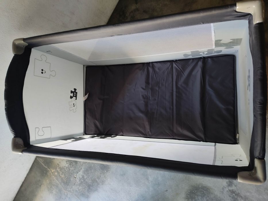 Cama de viagem dobrável