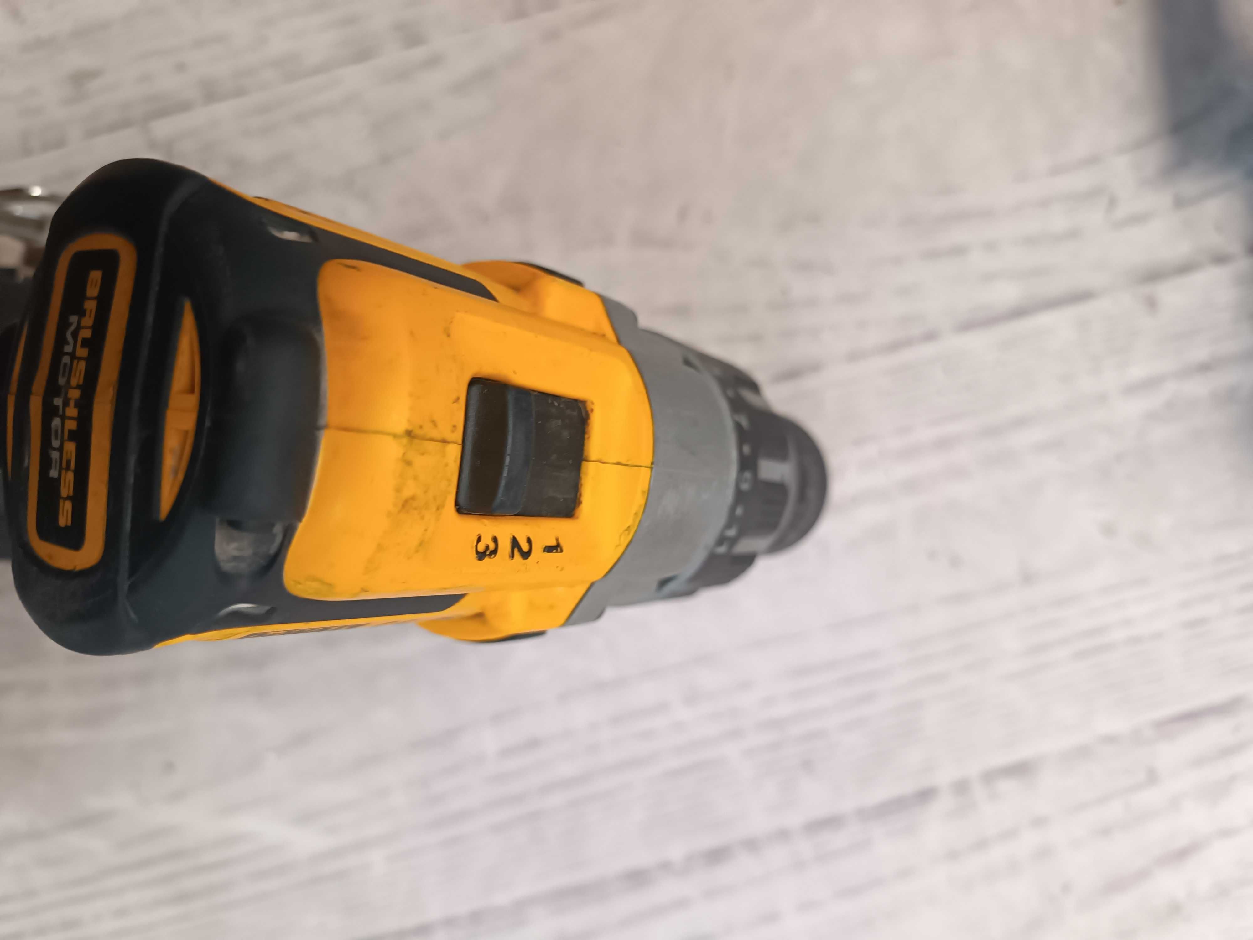 DeWalt DCD996NT-XJ Ударний акумуляторний дриль-шурупокрут 18 В + кейс