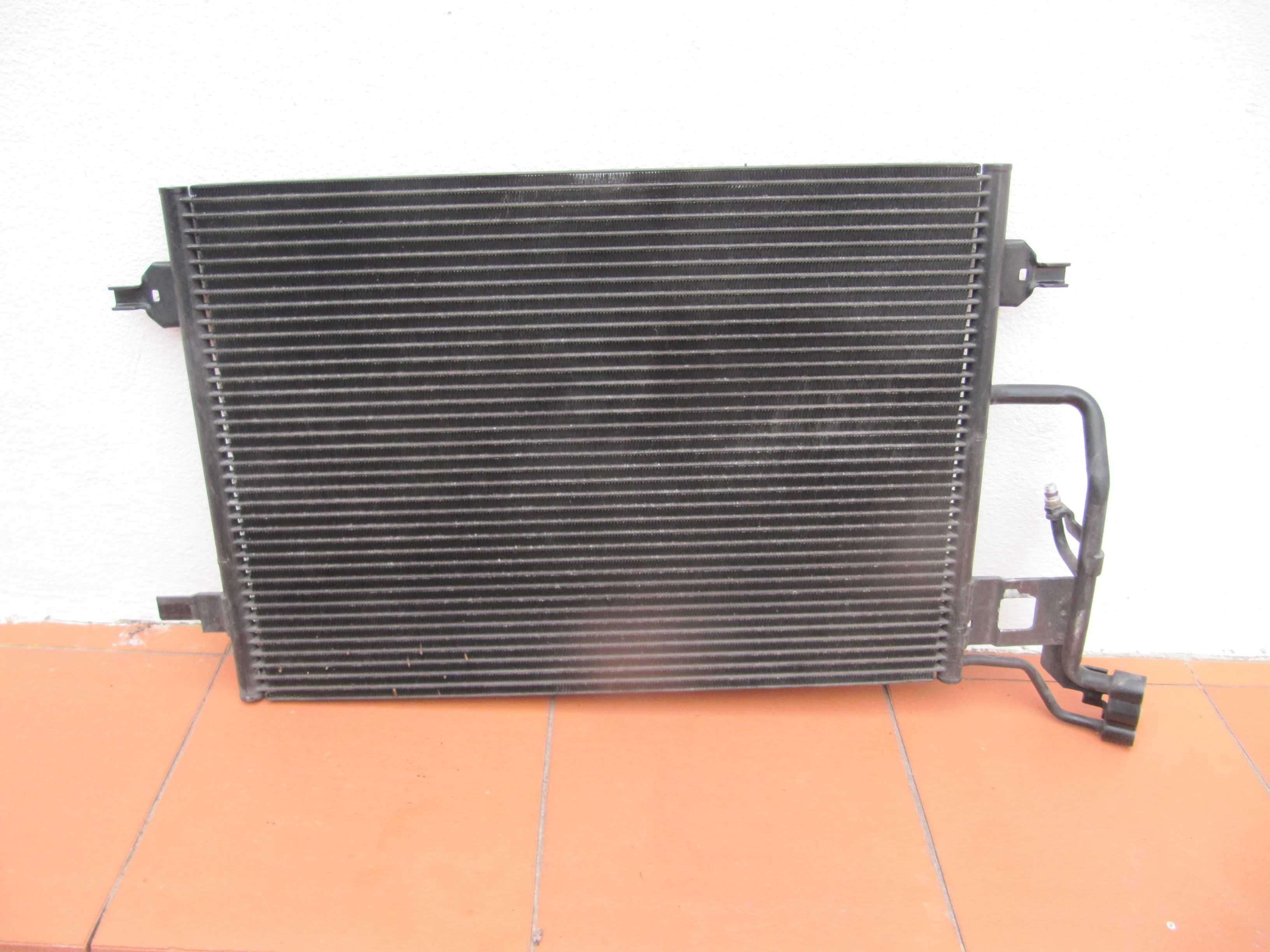 radiador / condensador de ar condicionado VW Passat