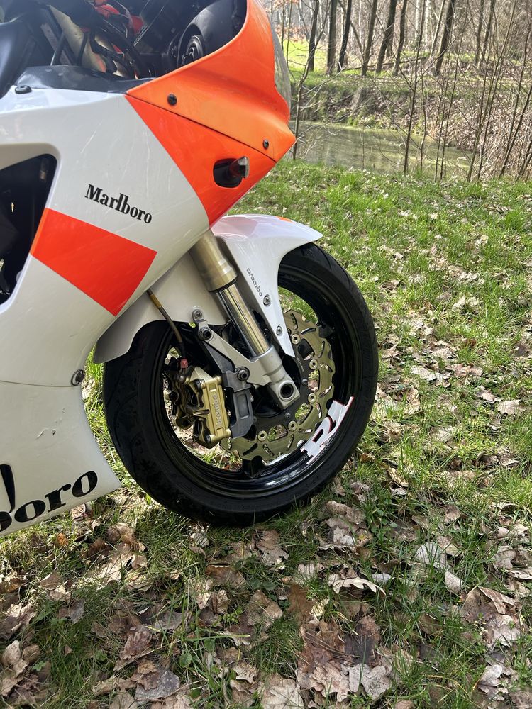 Motocykl Yamaha YZF R1 10000 sport