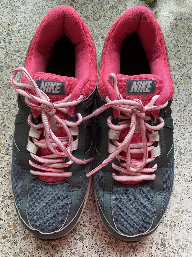 Кроссовки Nike Dual Fusion, размер 38,5-39