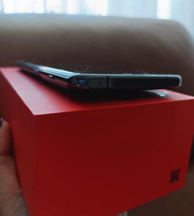 Kilku miesięczny smartfon OnePlus 11 16GB / 256GB 5G folia na ekranie