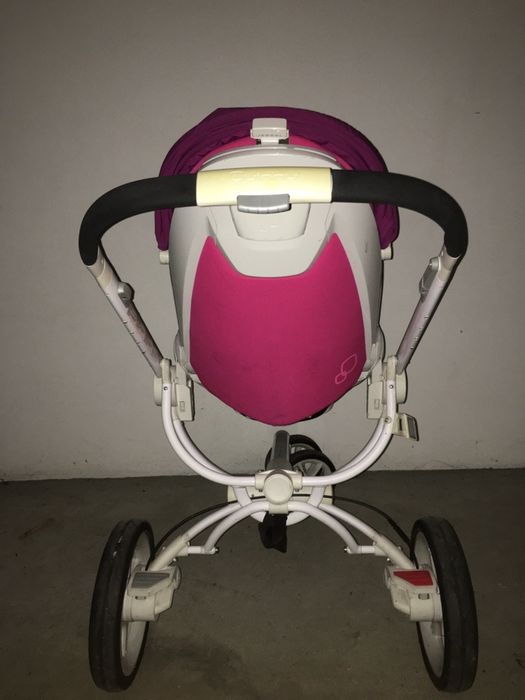 Carrinho para menina Quinny Rosa/branco