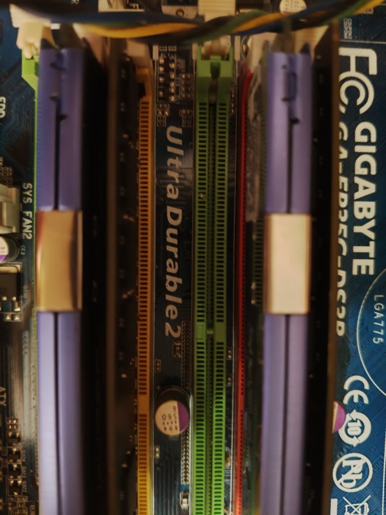 Zestaw Płyta główna GIGABYTE GA-P35-DS3 wer. 2 + RAM + Intel Xeon
(rev