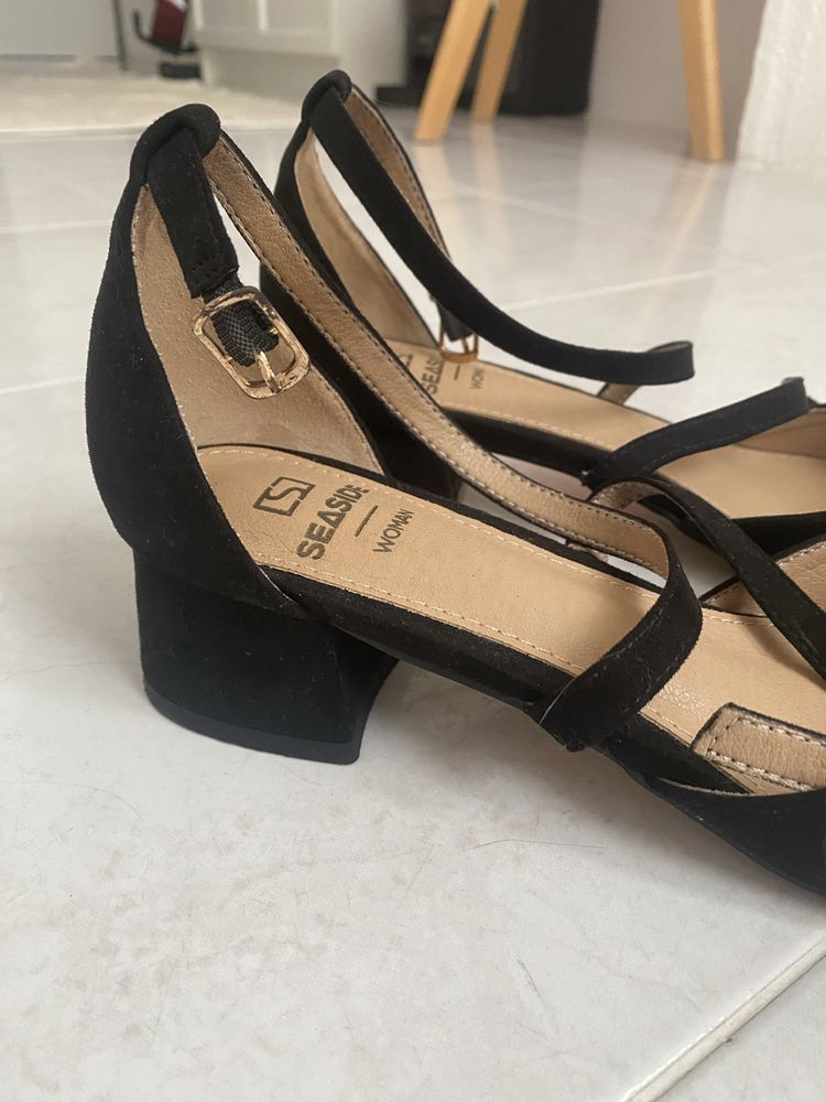 Sapato preto salto baixo - como novo