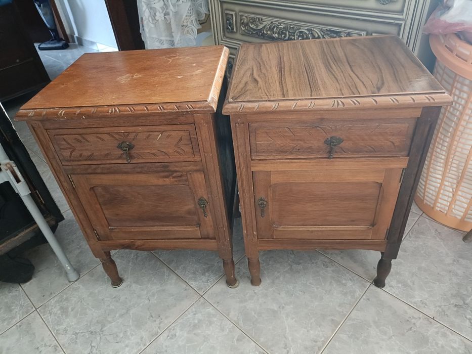 2 Mesas de Cabeceira