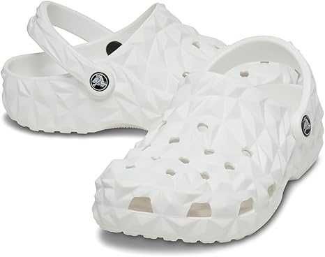 жіночі шльопанці crocs classic geometric clog женские сабо крокс