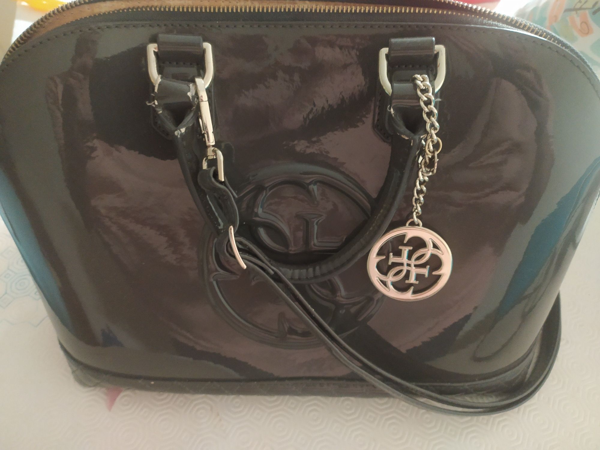 Bolsa senhora da marca Guess como nova