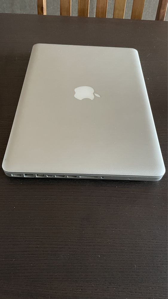 MacBook Pro 13,3