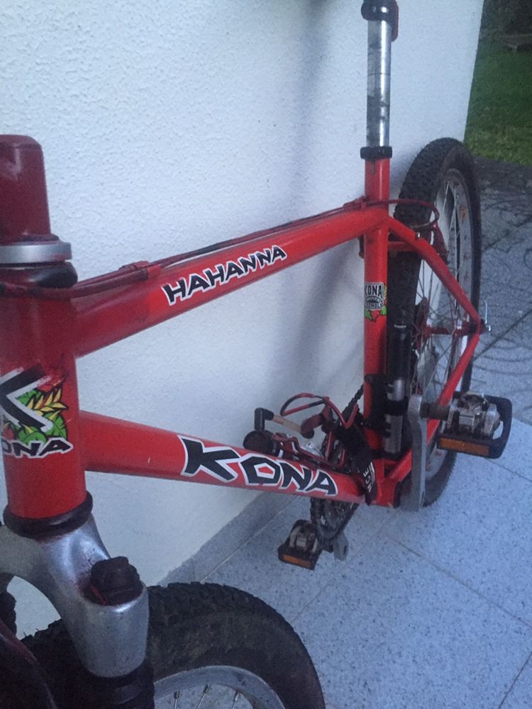 Bibicleta Kona em cromoly com suspensão