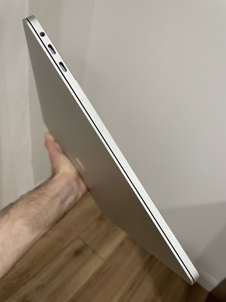 Custom версія Apple MacBook Pro 15-inch Silver 2018 (MR972LL/A)